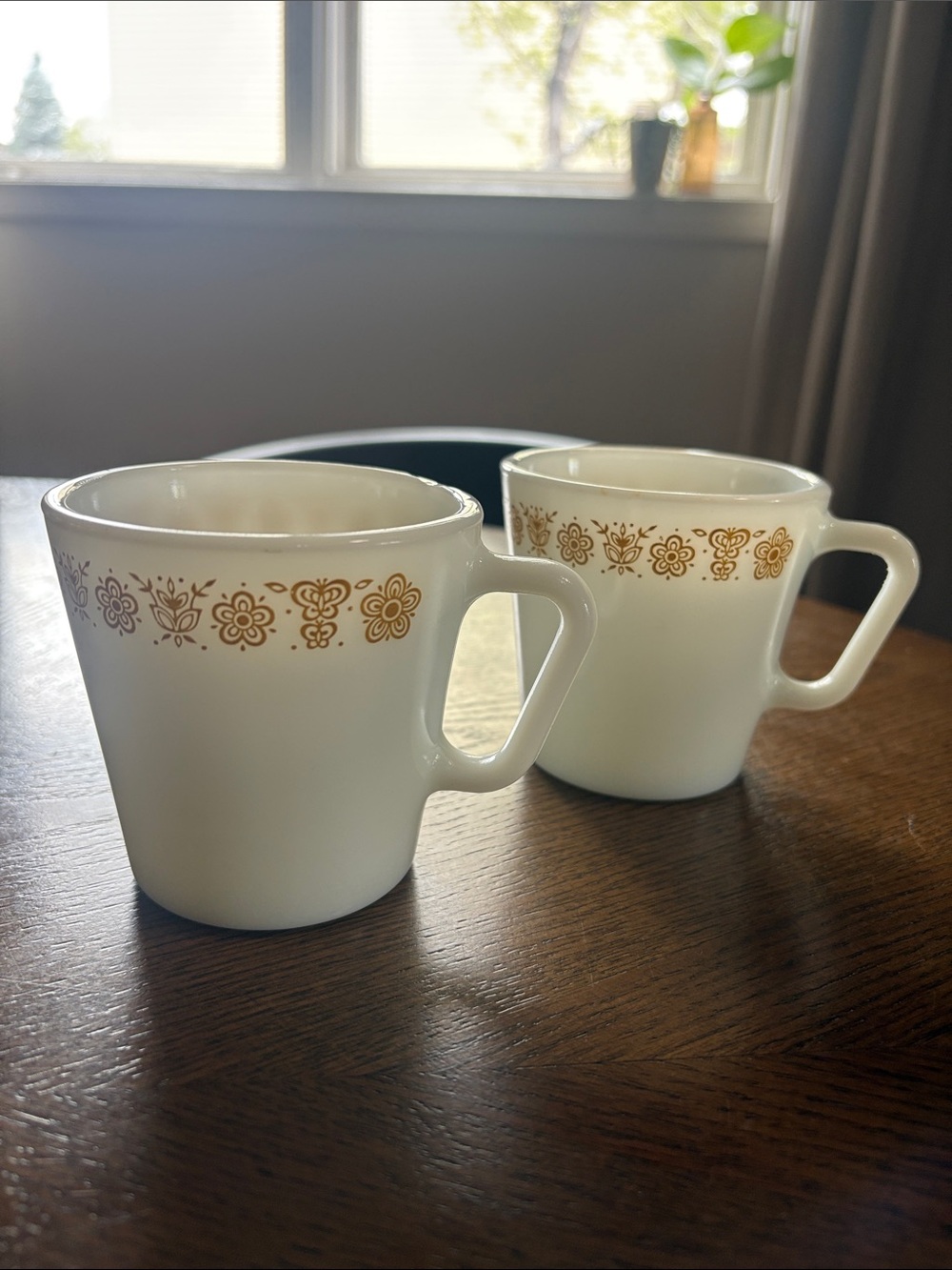 Pyrex Butterfly Gold Coffee Mugs (2)